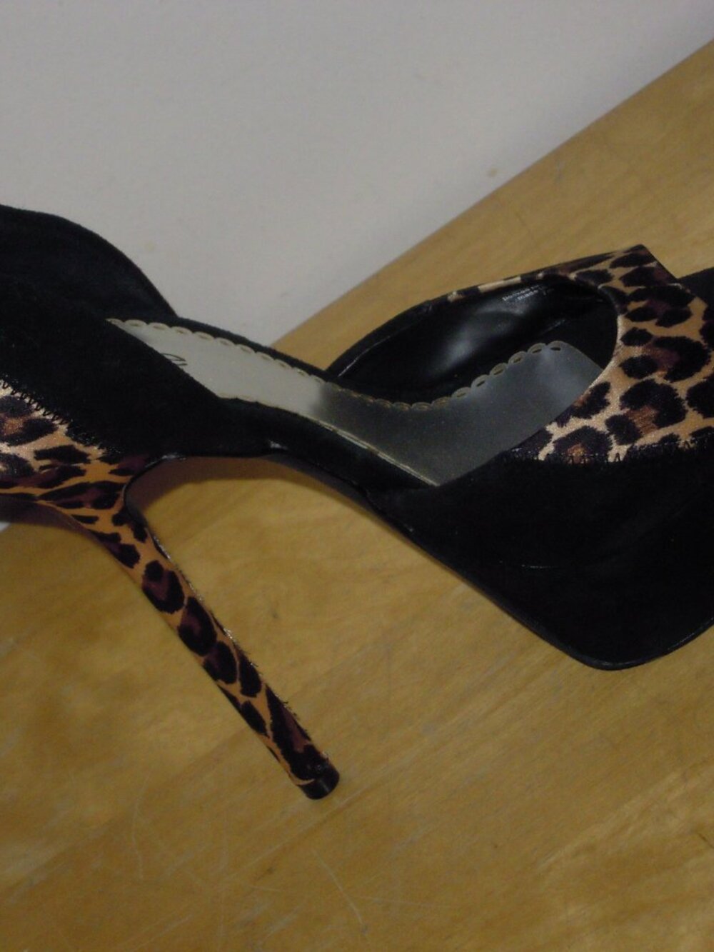 BEBE Size 7 M Leopard Animal Print 6" Stiletto High Heel Shoes Peep Toe - Picture 6 of 7